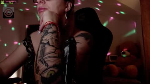 Snapshot of sonyadevon chatting on 03-12-25, 08:08 Sonia online show from 03-12-25, 08:08