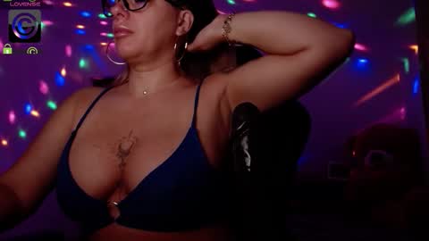 Snapshot of sonyadevon chatting on 11-01-25, 04:03 Sonia online show from 11-01-25, 04:03