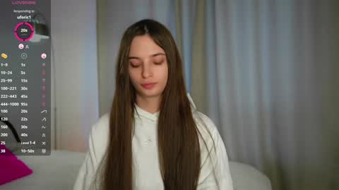 Snapshot of sonyaericsson chatting on 01-28-25, 08:47 Eva 3 online show from 01-28-25, 08:47