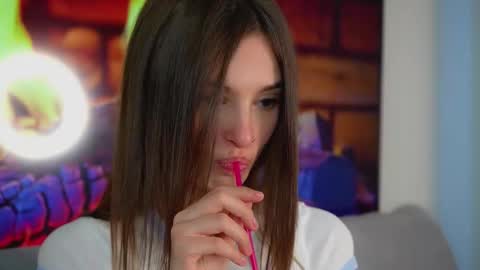 Snapshot of sonyaericsson chatting on 10-24-25, 10:00 Eva 3 online show from 10-24-25, 10:00