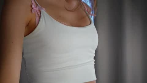 Snapshot of sonyaericsson chatting on 10-31-25, 09:54 Eva 3 online show from 10-31-25, 09:54