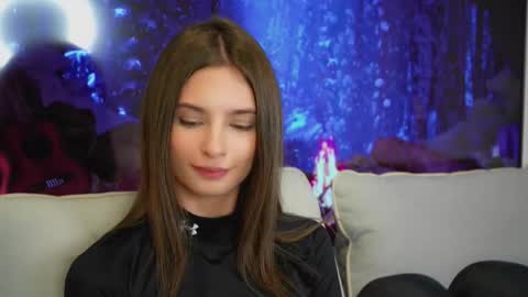 Snapshot of sonyaericsson chatting on 11-10-25, 06:01 Eva 3 online show from 11-10-25, 06:01