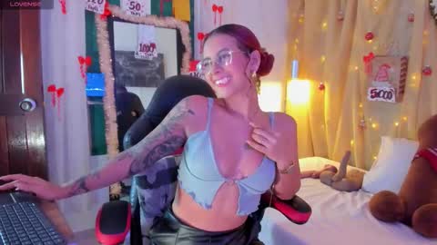 sophie online show from 12-19-25, 08:16