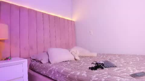 sophi_cooper29 online show from 06-22-26, 08:06