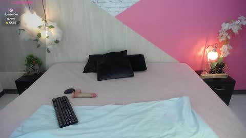 sophia_brunette21 online show from 11-20-25, 11:21