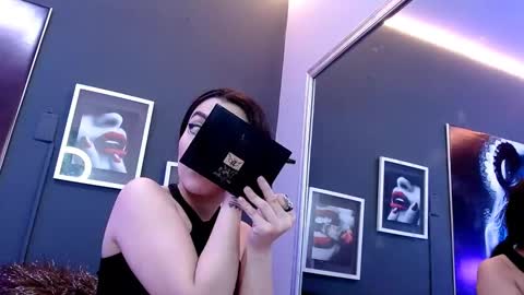 Snapshot of sophia_dk chatting on 02-17-25, 05:43 sophia hottie online show from 02-17-25, 05:43