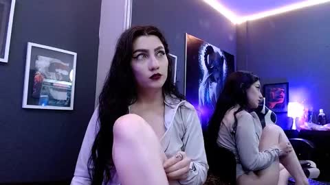 Snapshot of sophia_dk chatting on 02-19-25, 08:41 sophia hottie online show from 02-19-25, 08:41