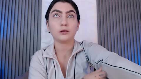 Snapshot of sophia_dk chatting on 09-08-25, 04:50 sophia hottie online show from 09-08-25, 04:50