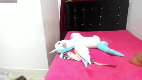 sophia_moons_ online show from 04-21-26, 12:45