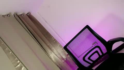 sophia_walker18 online show from 06-03-26, 04:12