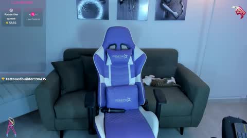 Sophia Wilians  online show from 10-17-25, 10:23