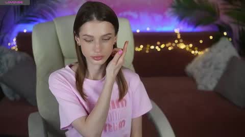 Sophia online show from 05-20-26, 04:24