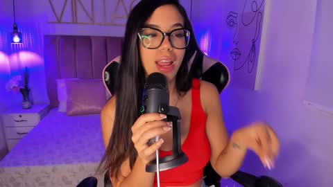 Snapshot of sophiaahill chatting on 10-20-25, 08:42 Sophie Hill online show from 10-20-25, 08:42