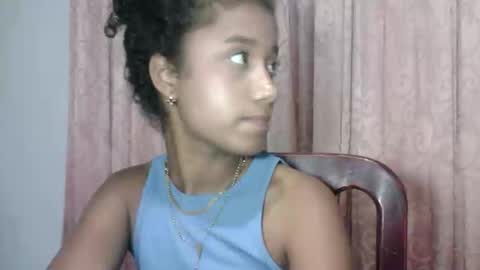 Snapshot of sophiacastro19 chatting on 05-26-26, 02:29 Sophia online show from 05-26-26, 02:29
