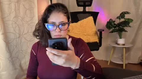 Snapshot of sophiadumont chatting on 06-08-26, 03:29 Sophia online show from 06-08-26, 03:29