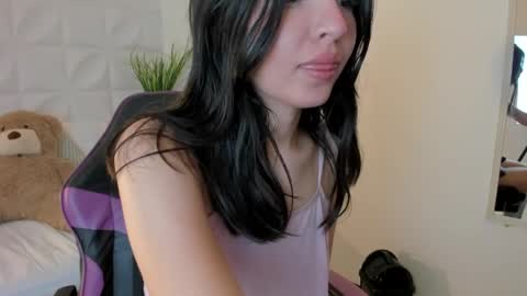 Sophia Howland online show from 05-26-26, 01:12
