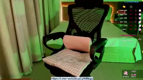 Snapshot of sophiasoft chatting on 07-23-26, 01:42 Sophia online show from 07-23-26, 01:42