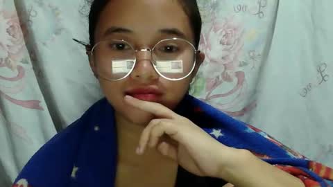 sophie_193 online show from 04-18-26, 08:09