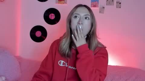 Sophie online show from 10-19-25, 05:30