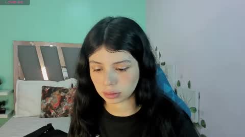 S O P H I E online show from 06-16-26, 02:30