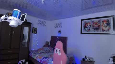 Snapshot of sophie_dolly_ chatting on 10-29-25, 07:26 sophie doll online show from 10-29-25, 07:26