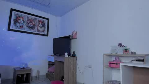 Snapshot of sophie_dolly_ chatting on 12-21-25, 12:40 sophie doll online show from 12-21-25, 12:40