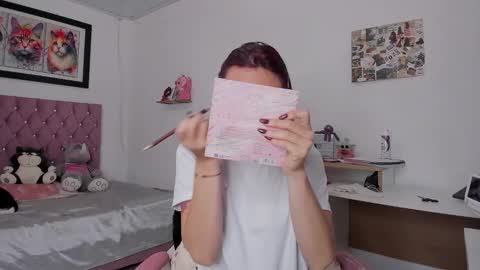 Snapshot of sophie_dolly_ chatting on 01-13-26, 06:35 sophie doll online show from 01-13-26, 06:35