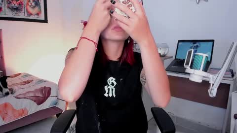 Snapshot of sophie_dolly_ chatting on 04-03-26, 04:16 sophie doll online show from 04-03-26, 04:16