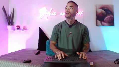 SOPHIE - FOXX online show from 06-05-26, 12:22