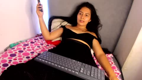 Snapshot of sophie_foxxx chatting on 12-05-24, 11:07 Sophie online show from 12-05-24, 11:07