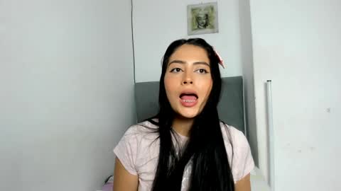 Snapshot of sophie_foxxx chatting on 12-23-24, 07:41 Sophie online show from 12-23-24, 07:41