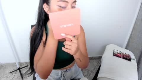 Snapshot of sophie_foxxx chatting on 01-04-25, 12:05 Sophie online show from 01-04-25, 12:05