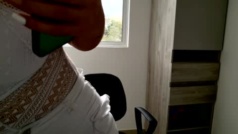 Snapshot of sophie_foxxx chatting on 01-28-25, 10:23 Sophie online show from 01-28-25, 10:23