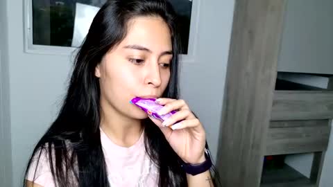 Snapshot of sophie_foxxx chatting on 02-14-25, 11:09 Sophie online show from 02-14-25, 11:09