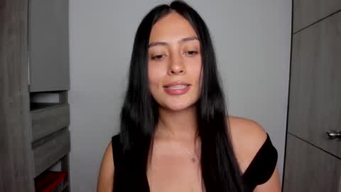 Snapshot of sophie_foxxx chatting on 03-10-25, 11:49 Sophie online show from 03-10-25, 11:49