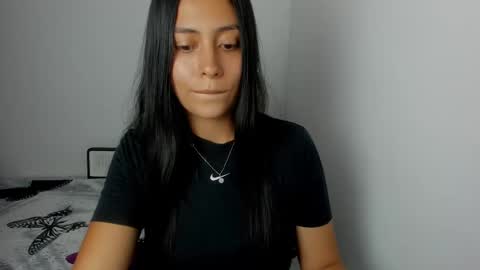 Snapshot of sophie_foxxx chatting on 03-11-25, 10:53 Sophie online show from 03-11-25, 10:53