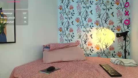 Snapshot of sophie_lii chatting on 02-20-25, 08:36 Sophie or Sof online show from 02-20-25, 08:36