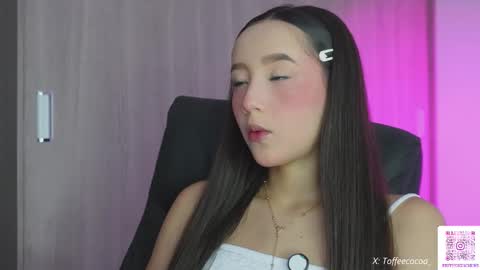 Snapshot of sophie_lii chatting on 09-23-25, 06:00 Sophie or Sof online show from 09-23-25, 06:00