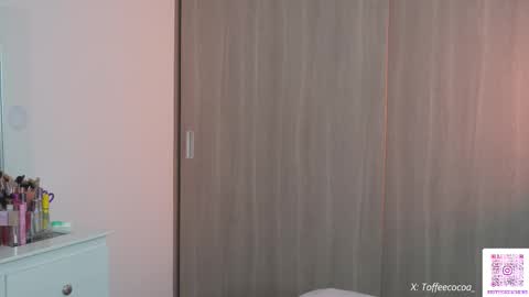 Snapshot of sophie_lii chatting on 12-19-25, 01:01 Sophie or Sof online show from 12-19-25, 01:01