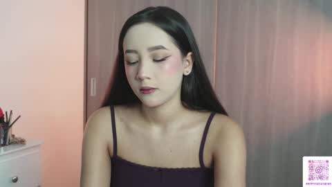 Snapshot of sophie_lii chatting on 02-19-26, 01:01 Sophie or Sof online show from 02-19-26, 01:01