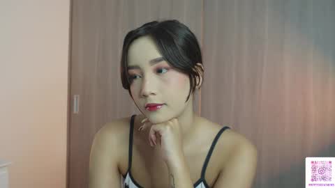 Snapshot of sophie_lii chatting on 03-12-26, 11:33 Sophie or Sof online show from 03-12-26, 11:33
