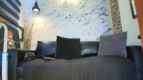 Snapshot of sophie_littles chatting on 10-18-25, 12:17 Sophie online show from 10-18-25, 12:17
