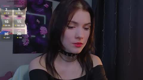 sophie_nomenal_ online show from 11-24-25, 02:17