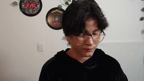 sophie_ross1 online show from 10-02-25, 02:29