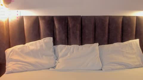 sophie_smith19 online show from 11-05-25, 02:28