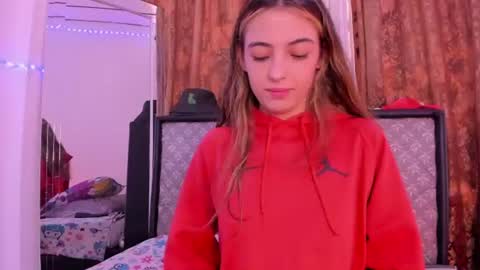 Sophie online show from 06-26-26, 05:17