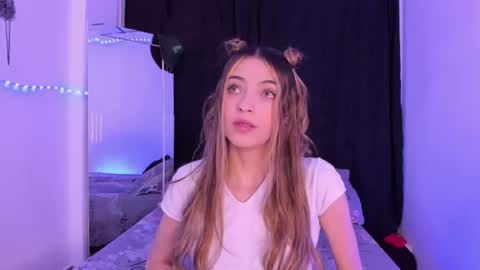 Sophie online show from 07-25-26, 01:58