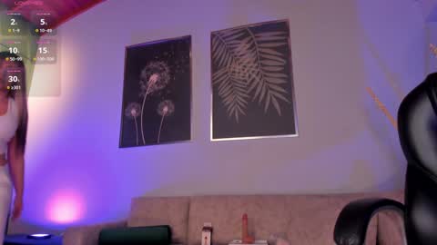 Snapshot of sophiebarnett_ chatting on 02-06-25, 10:21 Sophie online show from 02-06-25, 10:21