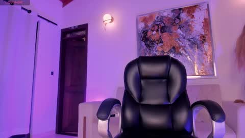 Snapshot of sophiebarnett_ chatting on 02-14-25, 11:42 Sophie online show from 02-14-25, 11:42