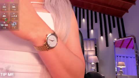 Snapshot of sophiebarnett_ chatting on 06-15-26, 11:40 Sophie online show from 06-15-26, 11:40